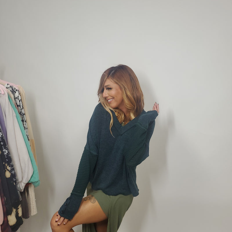 HUNTER GREEN CONTRAST LOOSE FIT SWEATER WITH WAFFLE DOLMAN SLEEVES AND V NECKLINE