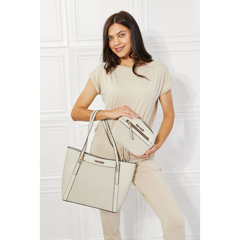 Nicole Lee USA Feeling Right Handbag Set