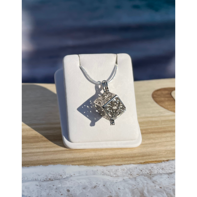 OYSTER Keep Sake Necklace